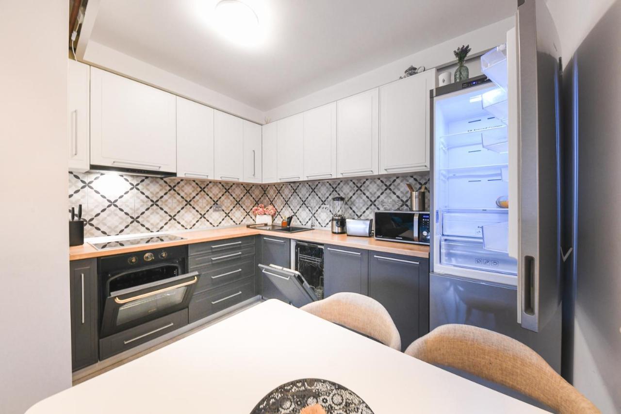 Grand Park Rose Iulius Mall Apartment คลูจ-นาโปกา ภายนอก รูปภาพ